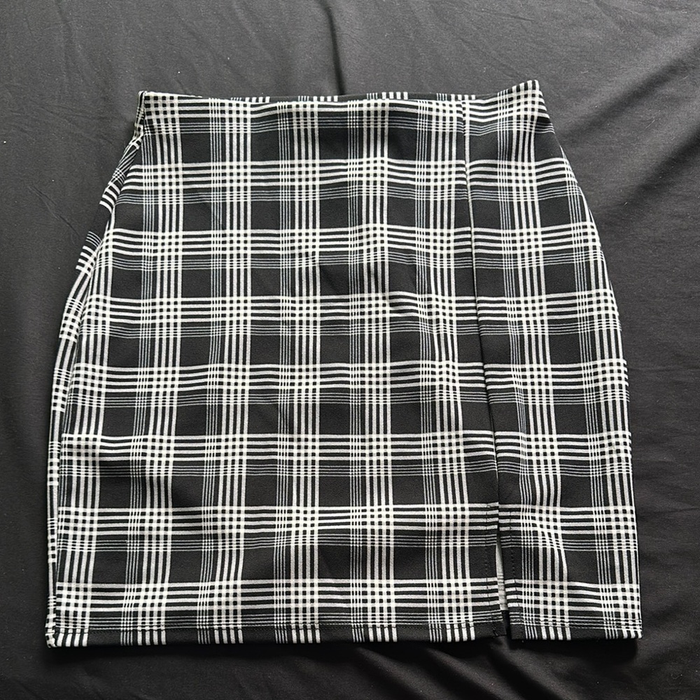 Classic Black and White Plaid Skirt
